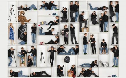 Kreatives Teamfoto als Setzkasten – Dynamisches Gruppenfoto im Fotostudio Rheintal