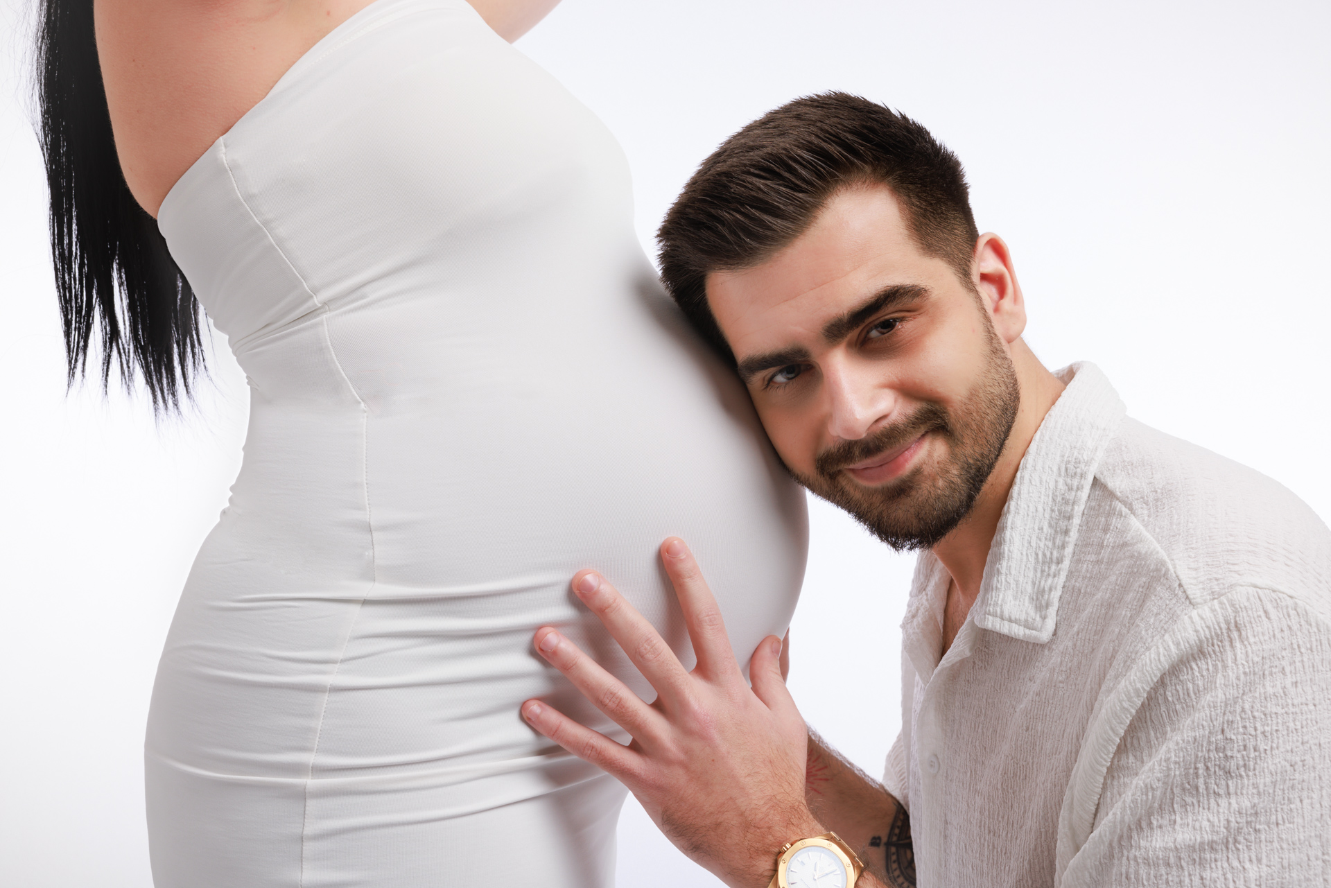 Babybauch Fotoshooting für Paare – Liebevolle Schwangerschaftsfotos im Studio Rheintal